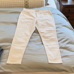 LOFT Women's White “The Skinny”Jeans ~ Never worn!